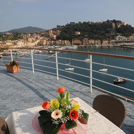 Hotel Plaza Porto Azzurro Eksteriør billede