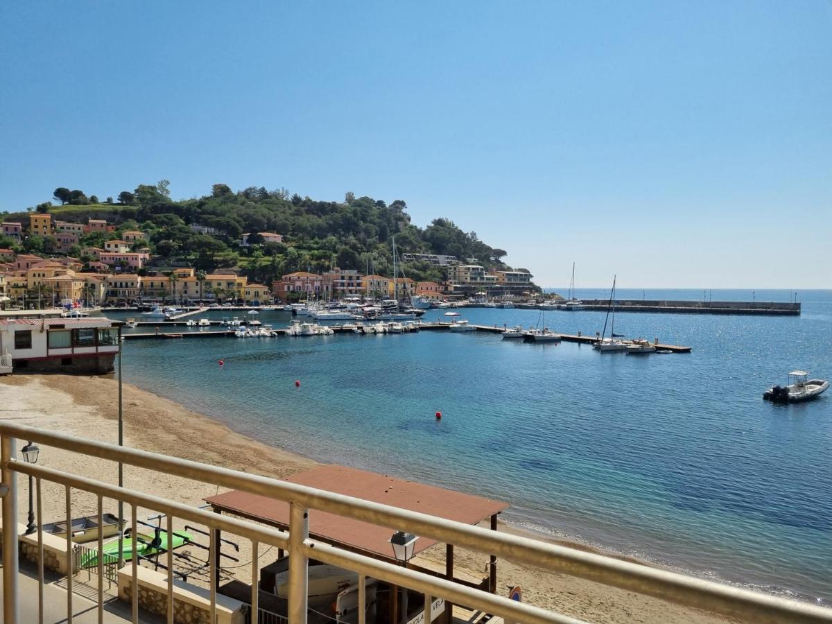 Hotel Plaza Porto Azzurro Eksteriør billede