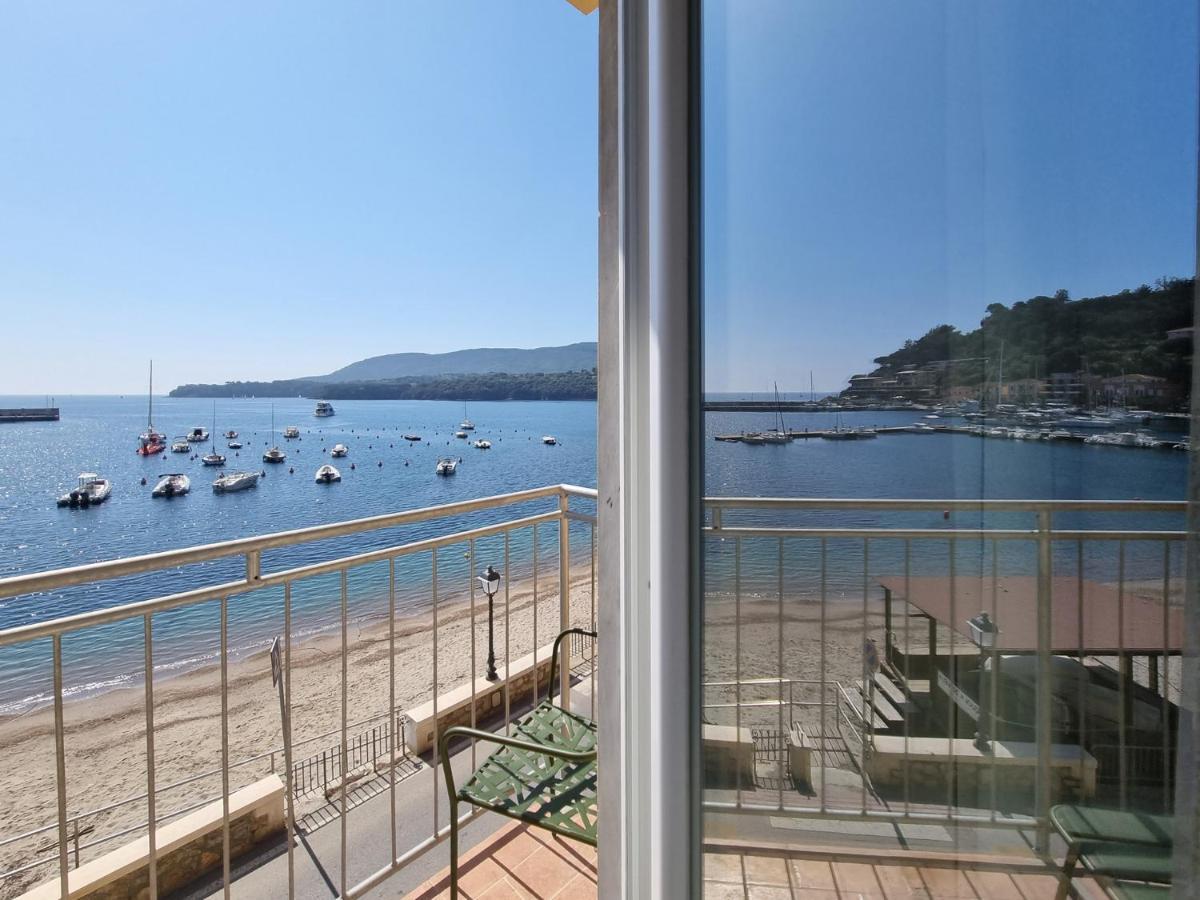 Hotel Plaza Porto Azzurro Eksteriør billede