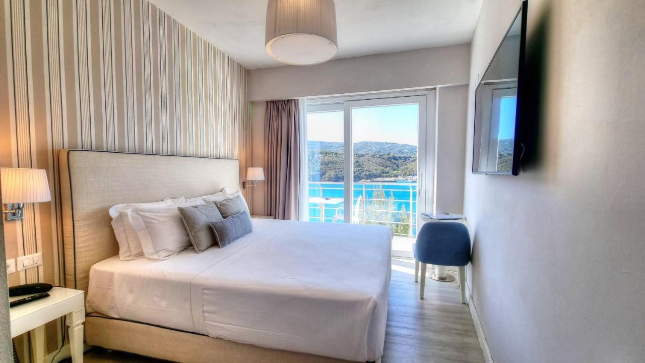 Hotel Plaza Porto Azzurro Eksteriør billede