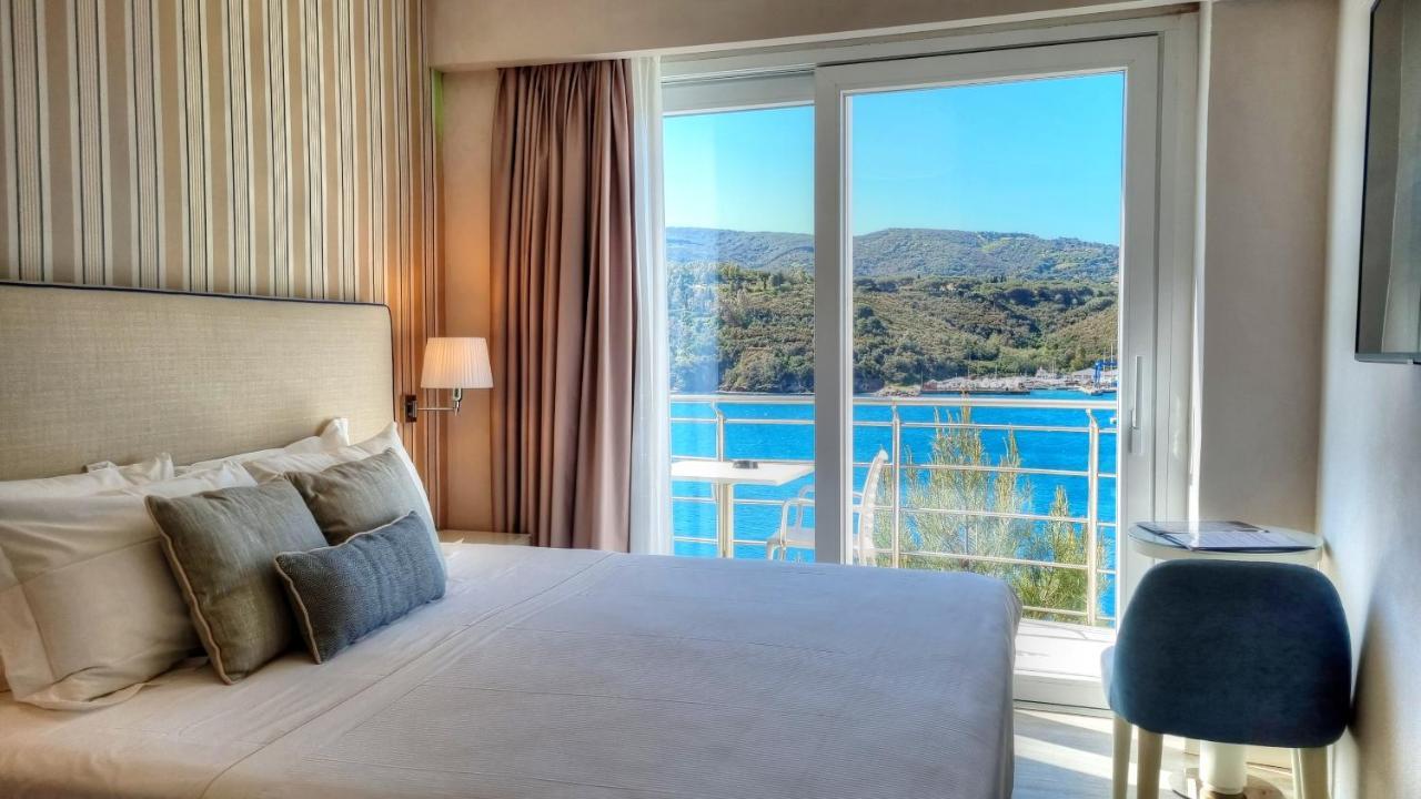 Hotel Plaza Porto Azzurro Eksteriør billede
