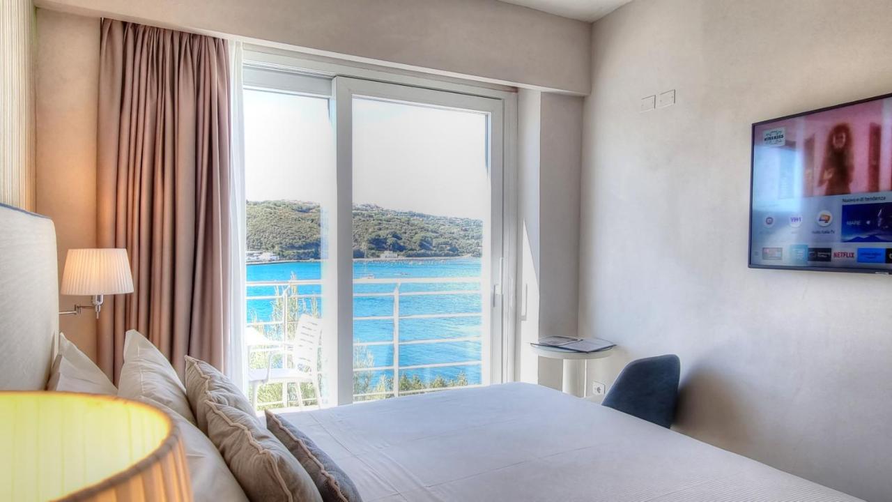 Hotel Plaza Porto Azzurro Eksteriør billede