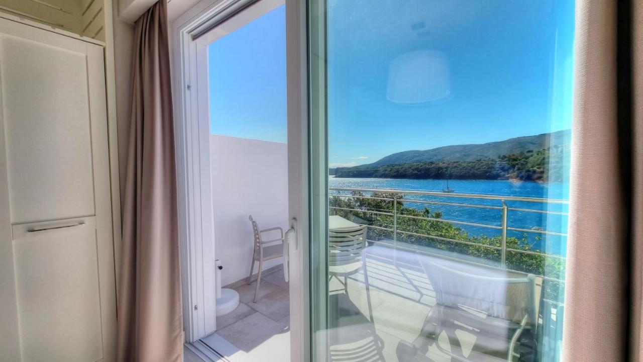 Hotel Plaza Porto Azzurro Eksteriør billede