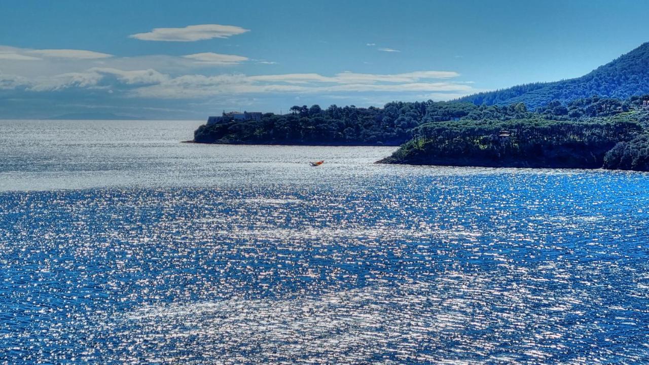 Hotel Plaza Porto Azzurro Eksteriør billede