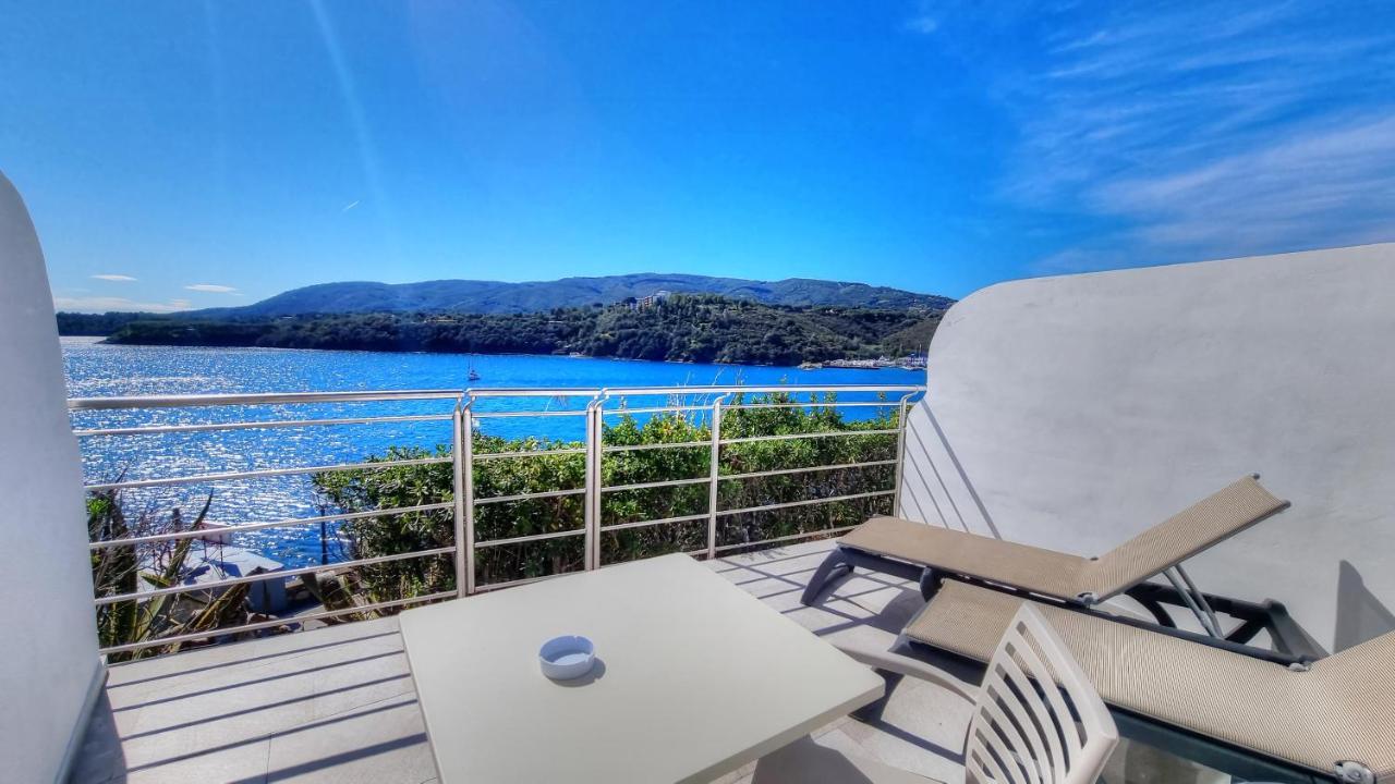 Hotel Plaza Porto Azzurro Eksteriør billede