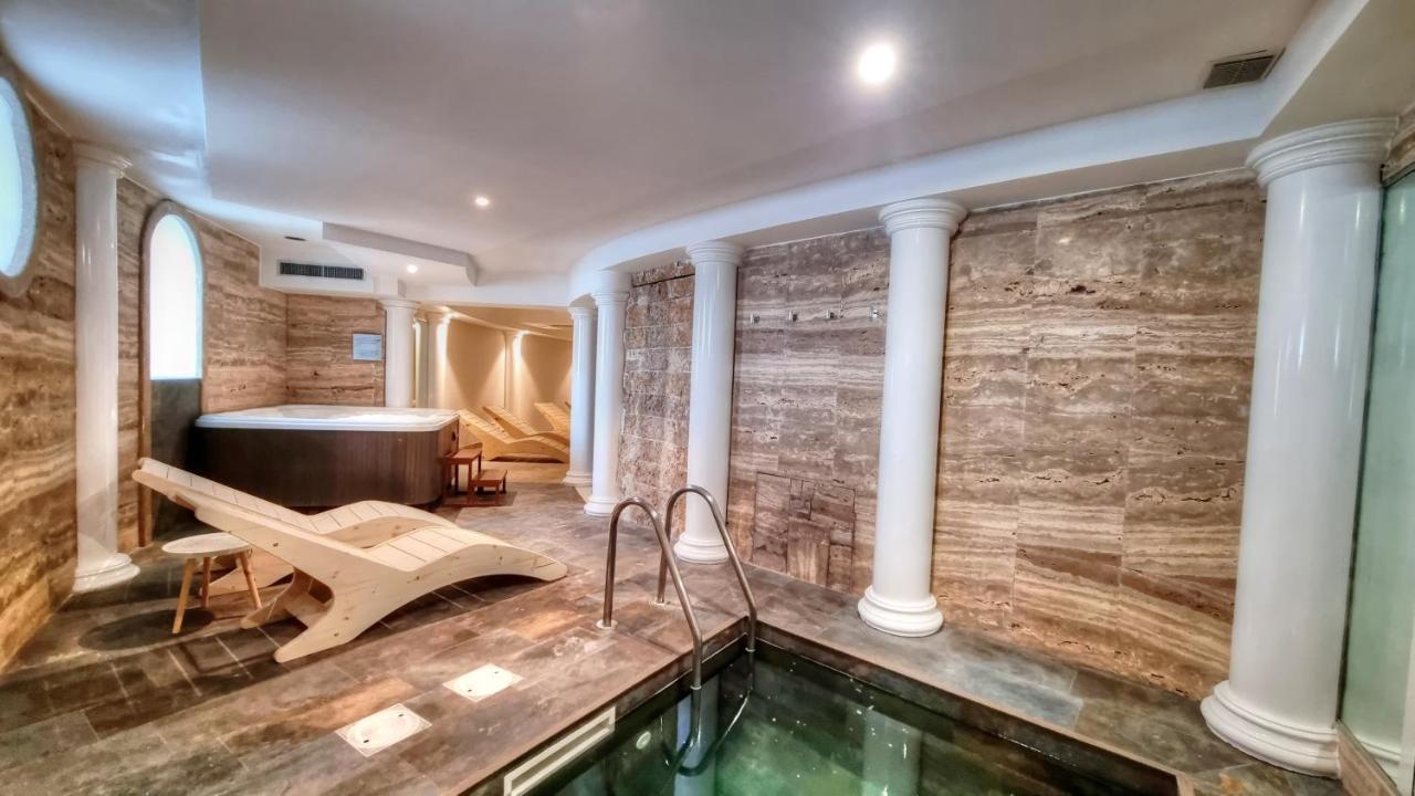 Hotel Plaza Porto Azzurro Eksteriør billede