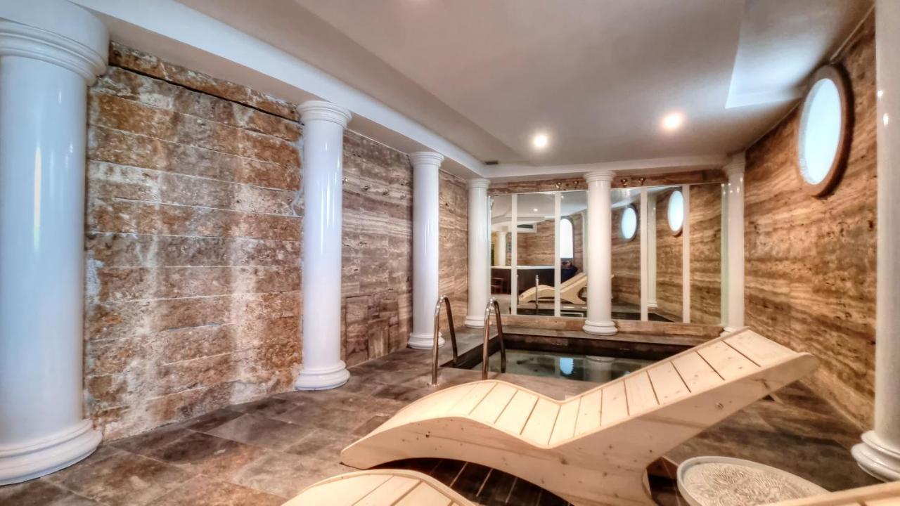 Hotel Plaza Porto Azzurro Eksteriør billede