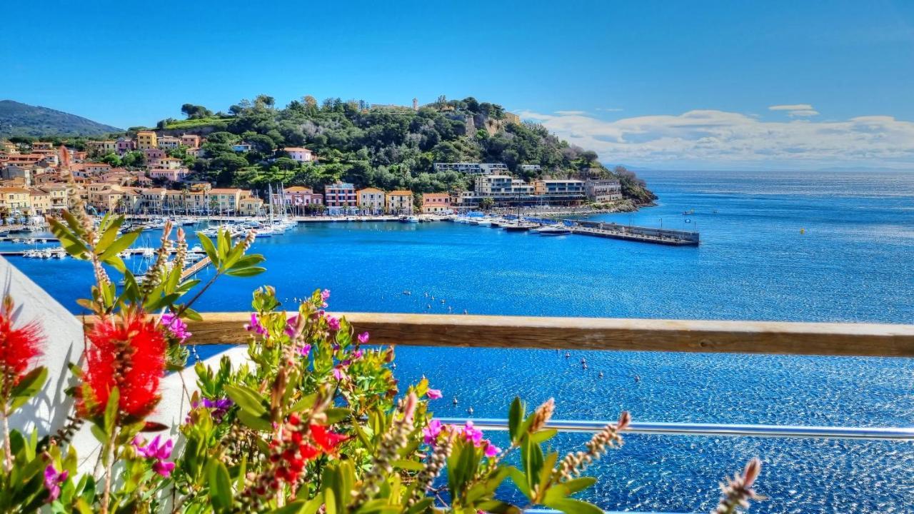 Hotel Plaza Porto Azzurro Eksteriør billede