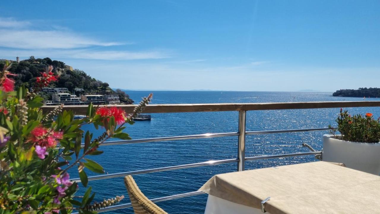 Hotel Plaza Porto Azzurro Eksteriør billede
