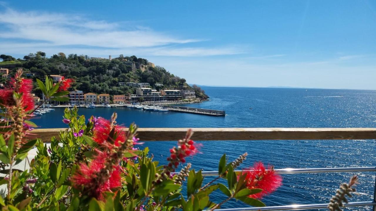 Hotel Plaza Porto Azzurro Eksteriør billede