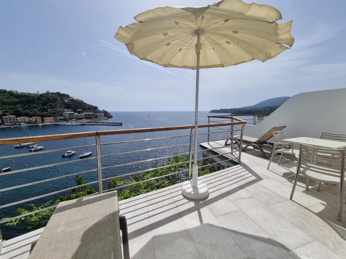 Hotel Plaza Porto Azzurro Eksteriør billede
