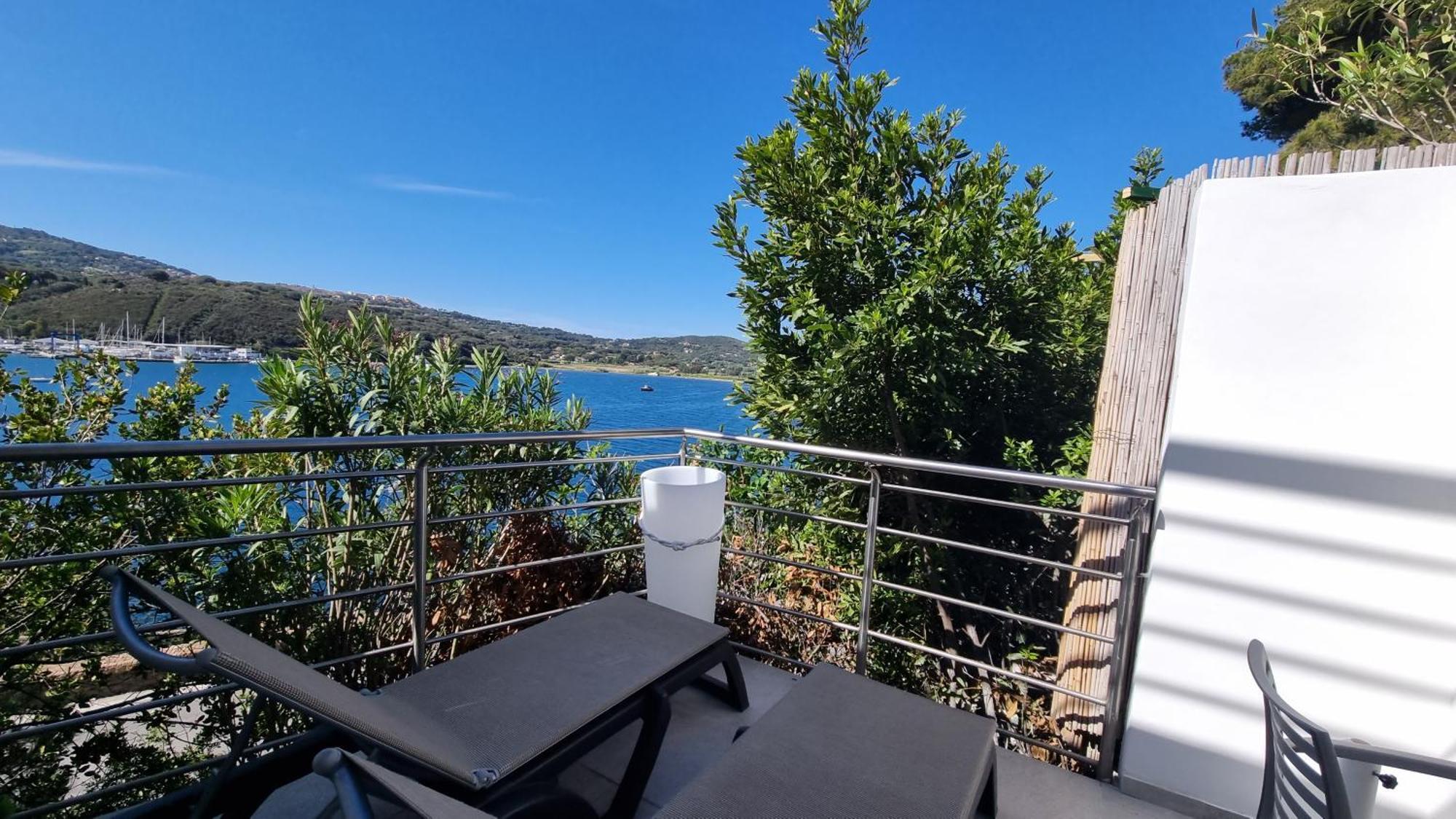 Hotel Plaza Porto Azzurro Værelse billede