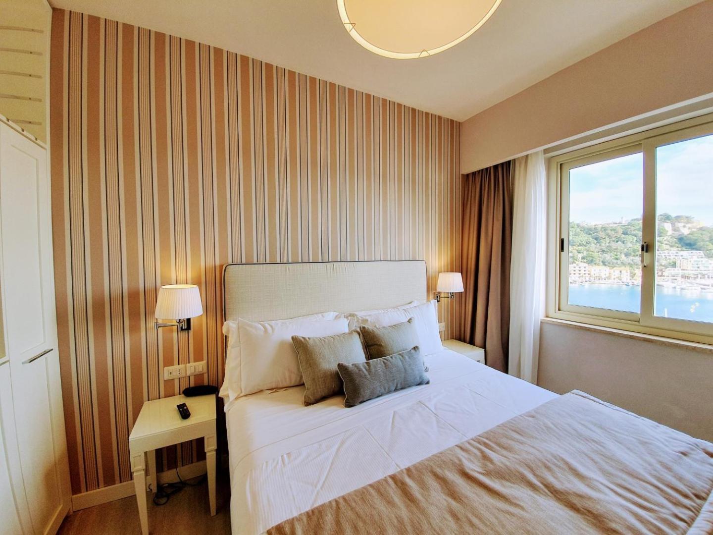Hotel Plaza Porto Azzurro Værelse billede