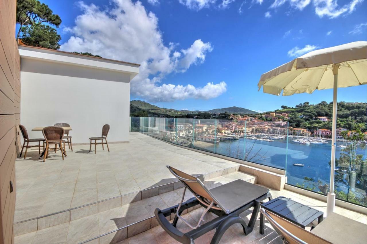 Hotel Plaza Porto Azzurro Eksteriør billede