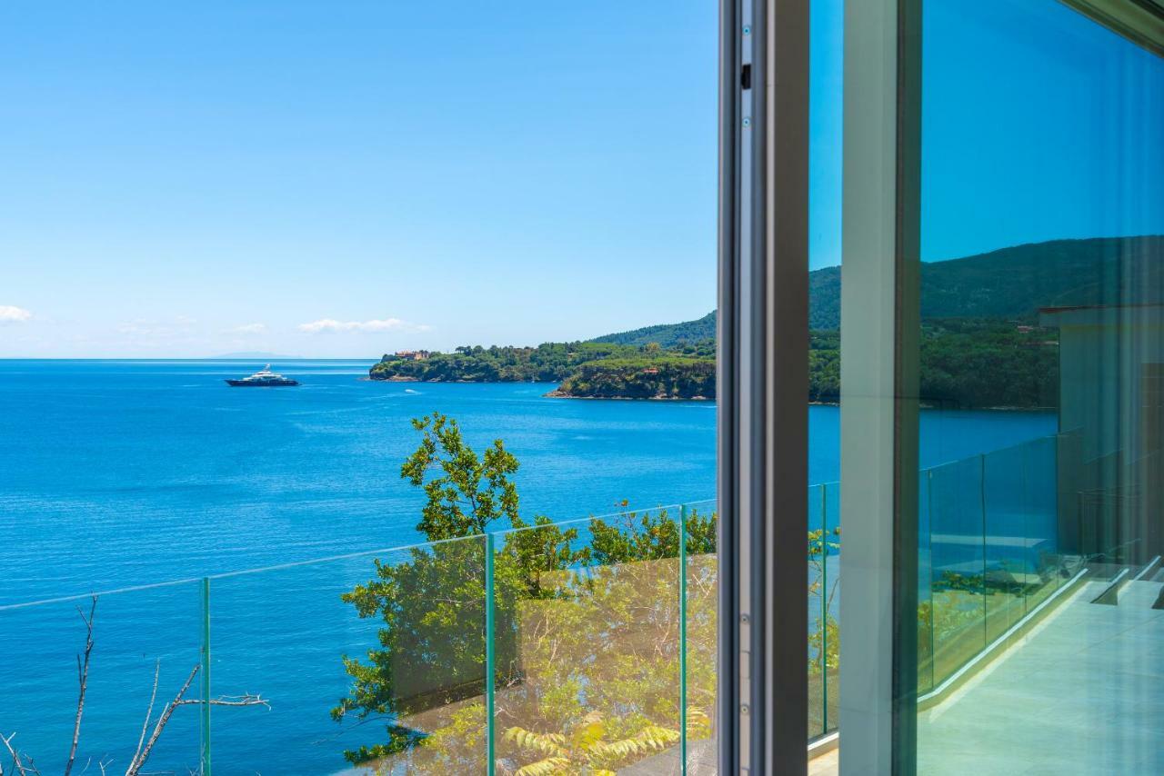 Hotel Plaza Porto Azzurro Eksteriør billede