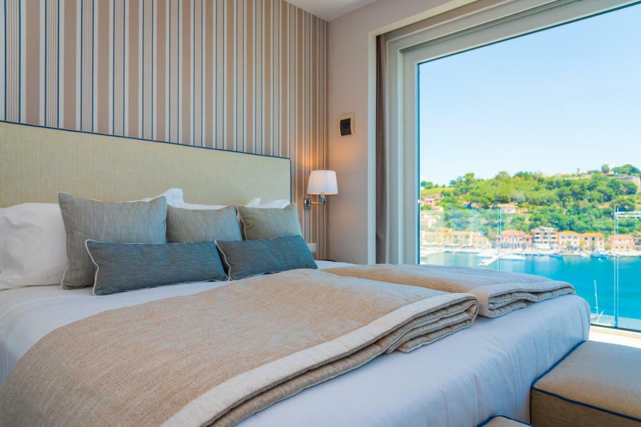 Hotel Plaza Porto Azzurro Eksteriør billede