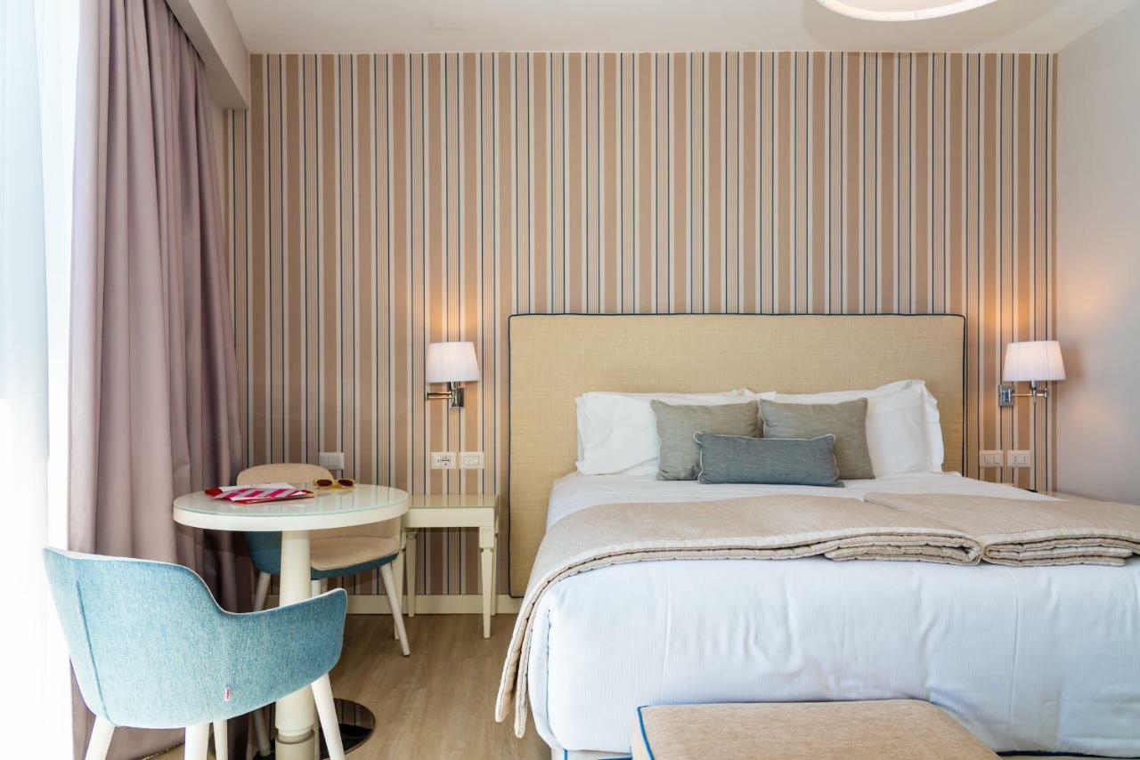 Hotel Plaza Porto Azzurro Eksteriør billede
