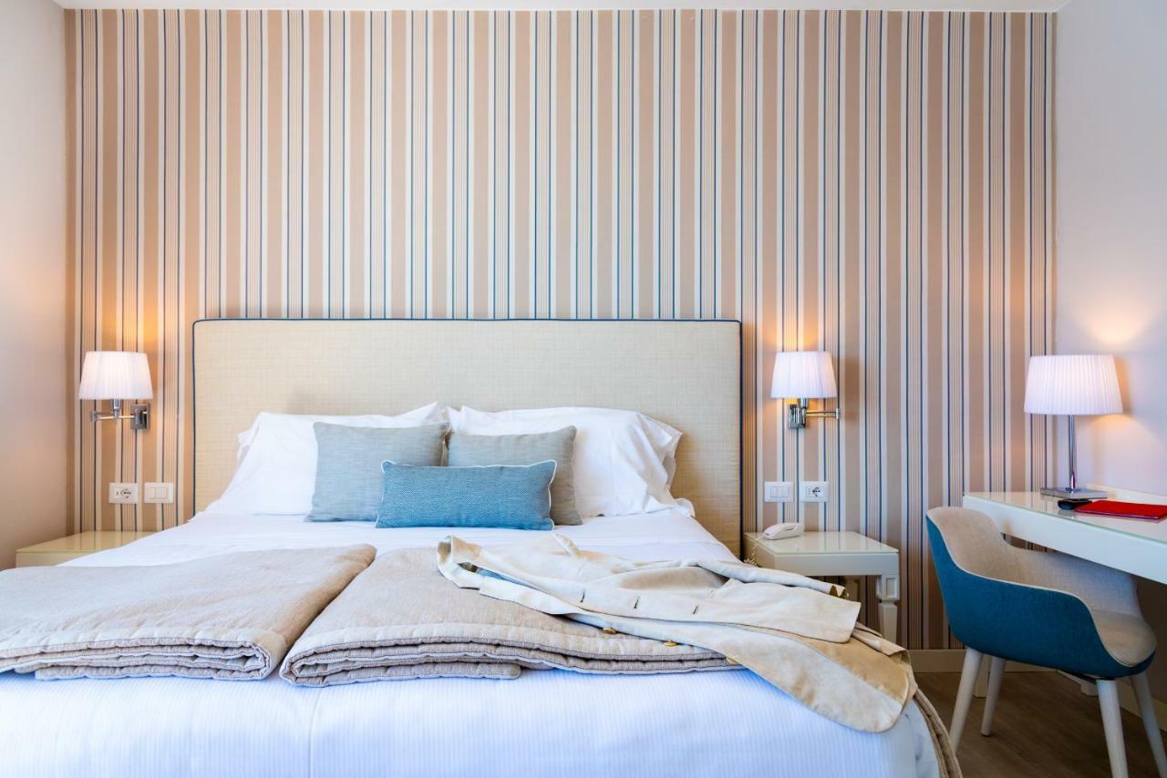 Hotel Plaza Porto Azzurro Eksteriør billede