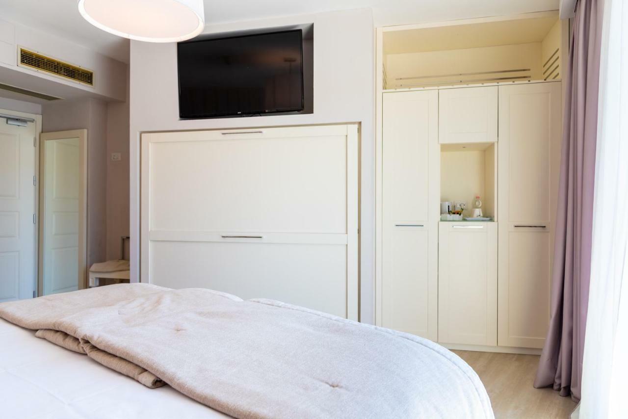 Hotel Plaza Porto Azzurro Eksteriør billede