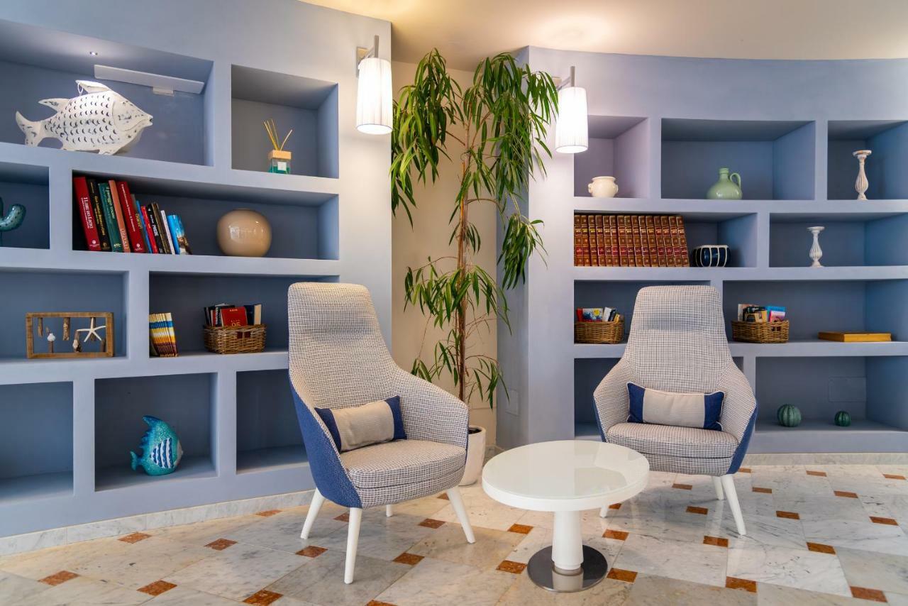 Hotel Plaza Porto Azzurro Eksteriør billede